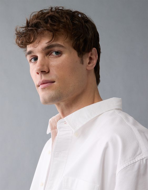 AE Everyday Relaxed Oxford Button-Up Shirt