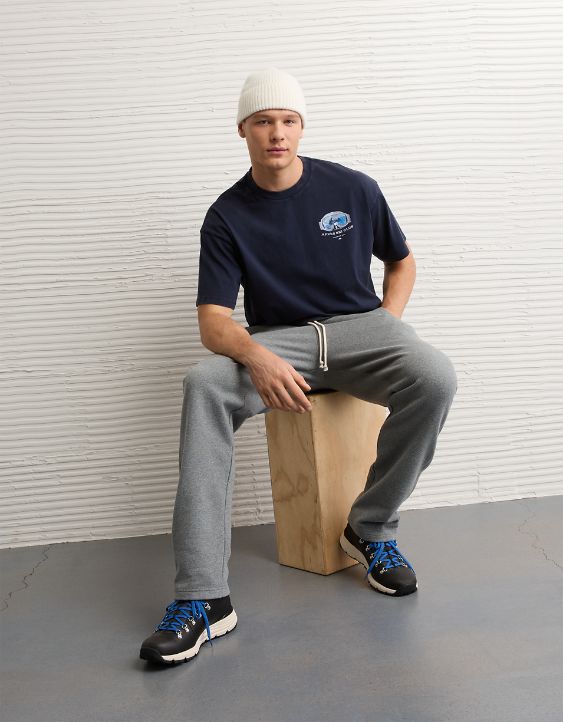 AE Boxy Snoopy Graphic T-Shirt