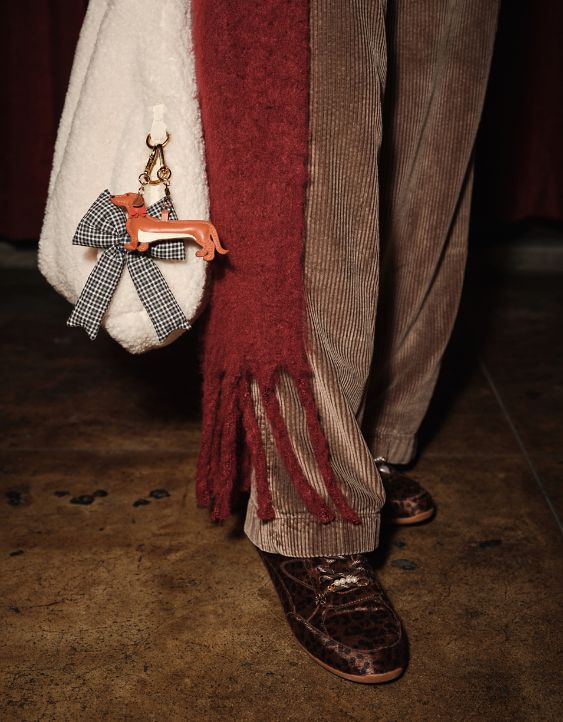 AE Low Retro Sneaker