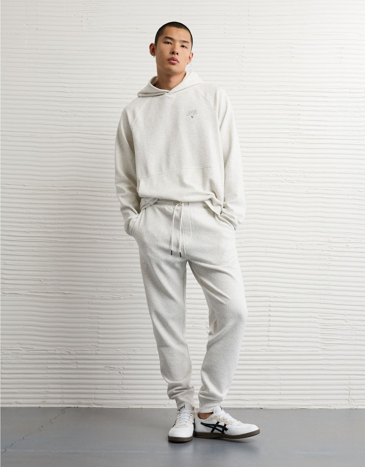 AE 24/7 Textured Fleece Jogger