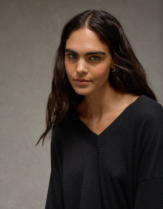 AE Long Sleeve V-Neck Plush T-Shirt